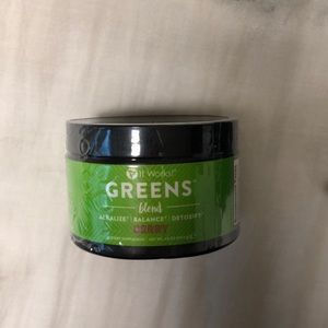 It Works! Greens blend, berry flavor